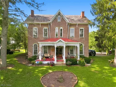70 W School St, Mcconnelsville, OH 43756