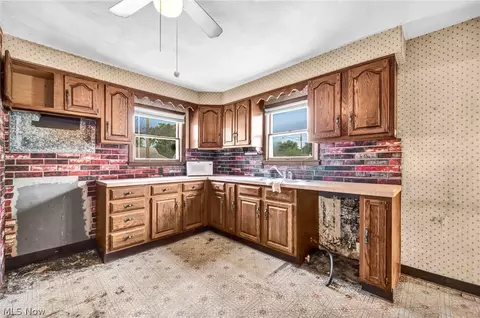 Kitchen - 1513 Maple Dr, Lorain, OH 44052 photo 1 of 4