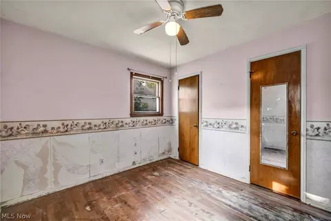 Bedroom - 1513 Maple Dr, Lorain, OH 44052 photo 3 of 9