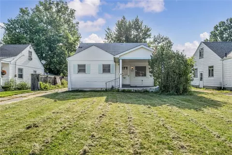 Exterior - 1513 Maple Dr, Lorain, OH 44052 photo 3 of 10