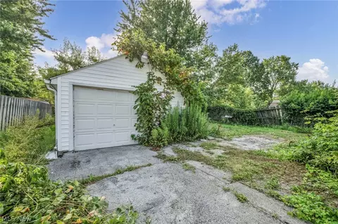 Exterior - 1513 Maple Dr, Lorain, OH 44052 photo 10 of 10