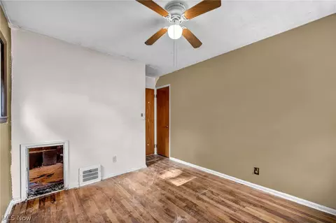 Bedroom - 1513 Maple Dr, Lorain, OH 44052 photo 6 of 9