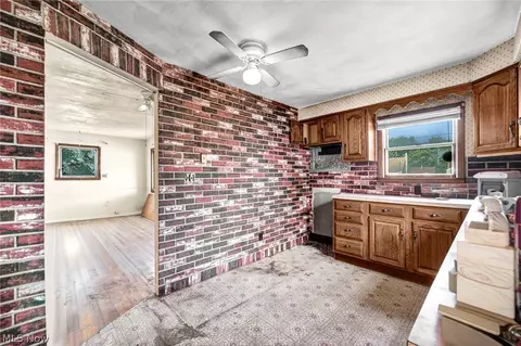 Kitchen - 1513 Maple Dr, Lorain, OH 44052 photo 3 of 4