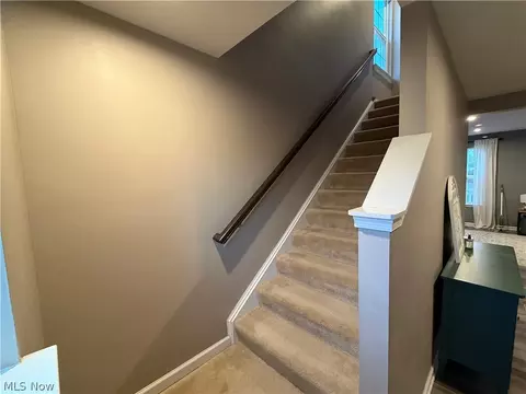 Entry Way - 500 Bailey Ct, Lagrange, OH 44050 photo 5 of 9