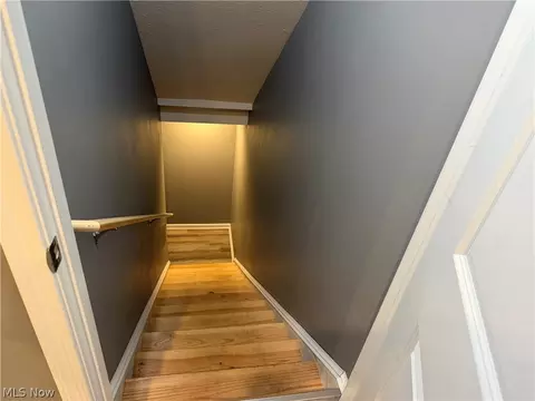 Entry Way - 500 Bailey Ct, Lagrange, OH 44050 photo 9 of 9