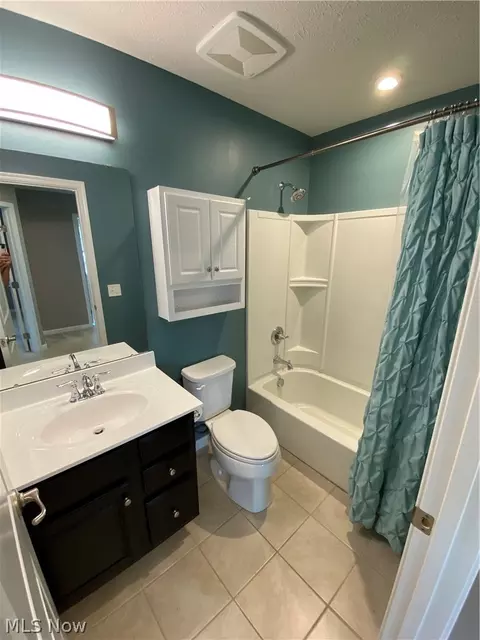 Bath - 500 Bailey Ct, Lagrange, OH 44050 photo 1 of 2