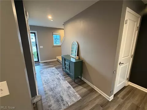 Entry Way - 500 Bailey Ct, Lagrange, OH 44050 photo 1 of 9