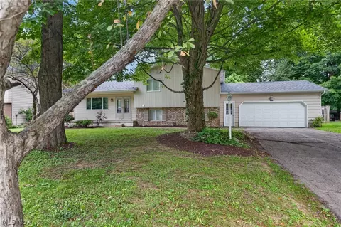 Exterior - 8488 Crystal Dr, Boardman, OH 44512 photo 5 of 13