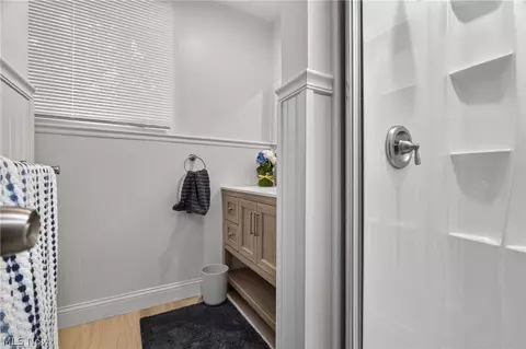 Bath - 8488 Crystal Dr, Boardman, OH 44512 photo 4 of 4