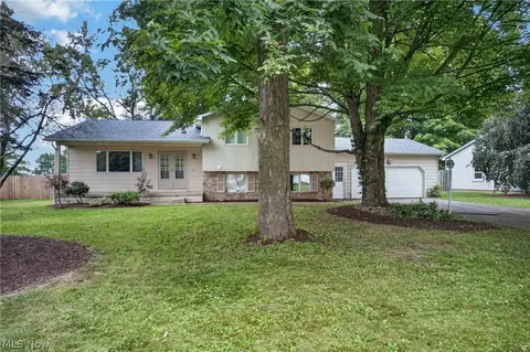 Exterior - 8488 Crystal Dr, Boardman, OH 44512 photo 6 of 13