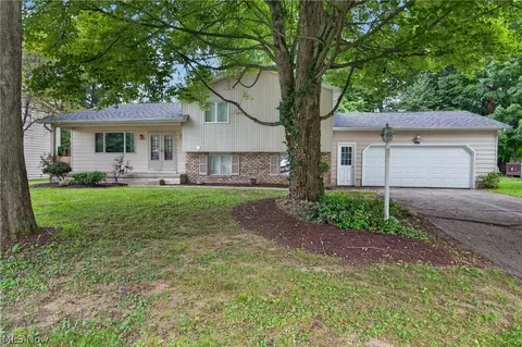 Exterior - 8488 Crystal Dr, Boardman, OH 44512 photo 4 of 13