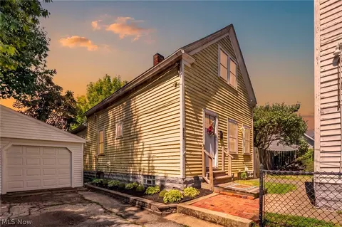 852 Starkweather, Cleveland, OH 44113