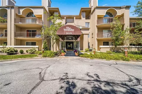 26101 Village Ln #202, Beachwood, OH 44122
