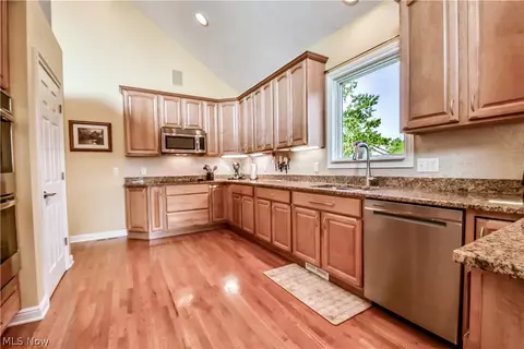 Kitchen - 6960 Sturbridge Dr, Concord Twp, OH 44077 photo 1 of 2
