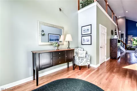 Entry Way - 6960 Sturbridge Dr, Concord Twp, OH 44077 photo 2 of 2