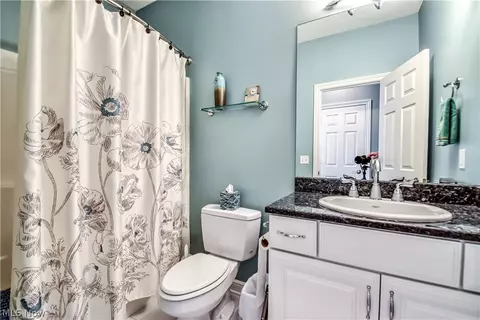 Bath - 6960 Sturbridge Dr, Concord Twp, OH 44077 photo 3 of 4