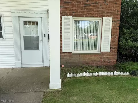 Exterior - 294 E 235th St, Euclid, OH 44123 photo 2 of 4