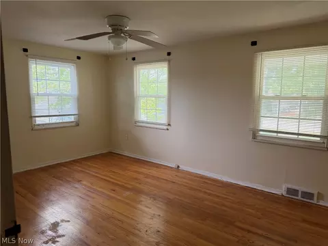 Bedroom - 294 E 235th St, Euclid, OH 44123 photo 2 of 2