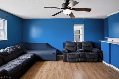 Living - 3904 3rd Ave, Vienna, WV 26105 photo 3 of 5
