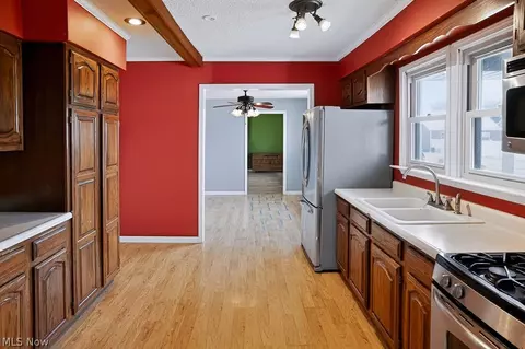 Kitchen - 3904 3rd Ave, Vienna, WV 26105 photo 1 of 5