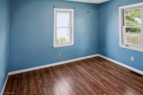 Bedroom - 3904 3rd Ave, Vienna, WV 26105 photo 2 of 12