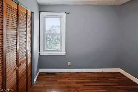 Bedroom - 3904 3rd Ave, Vienna, WV 26105 photo 5 of 12