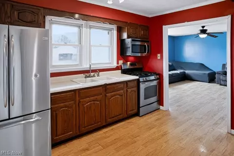 Kitchen - 3904 3rd Ave, Vienna, WV 26105 photo 5 of 5