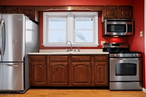 Kitchen - 3904 3rd Ave, Vienna, WV 26105 photo 3 of 5