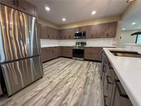 Kitchen - 105 E Vermont Ave, Sebring, OH 44672 photo 2 of 4