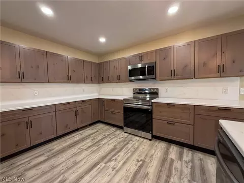Kitchen - 105 E Vermont Ave, Sebring, OH 44672 photo 4 of 4