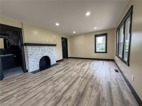 Living - 105 E Vermont Ave, Sebring, OH 44672 photo 2 of 2