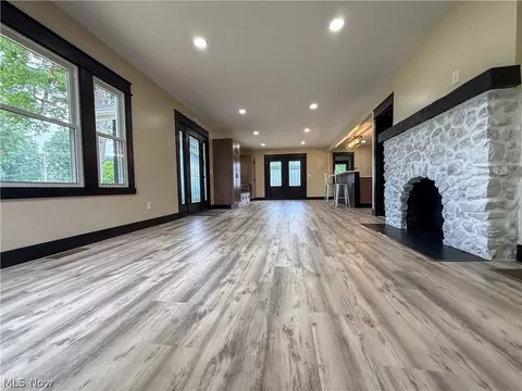 Living - 105 E Vermont Ave, Sebring, OH 44672 photo 1 of 2
