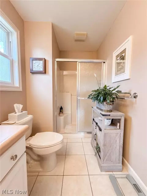 Bath - 177 Mathews Rd, Boardman, OH 44512 photo 1 of 3