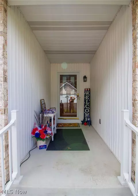 Entry Way - 177 Mathews Rd, Boardman, OH 44512 photo 3 of 3