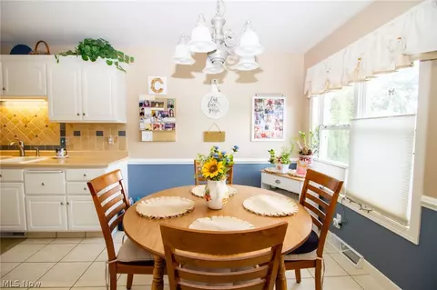Dining - 177 Mathews Rd, Boardman, OH 44512 photo 3 of 3