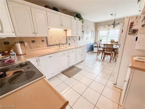 Kitchen - 177 Mathews Rd, Boardman, OH 44512 photo 3 of 3
