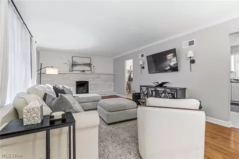 Living - 1884 Spring Valley Ave NW, Canton, OH 44708 photo 1 of 2