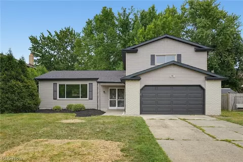 4796 Lindsey Ln, Richmond Heights, OH 44143