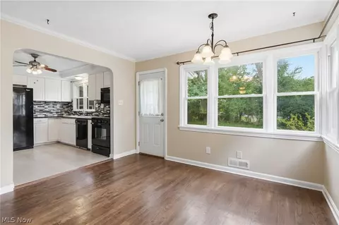 10602 Windham Rd, Parma, OH 44130 photo 13