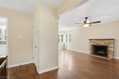 10602 Windham Rd, Parma, OH 44130 photo 9