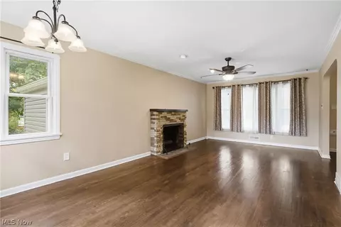 10602 Windham Rd, Parma, OH 44130 photo 15