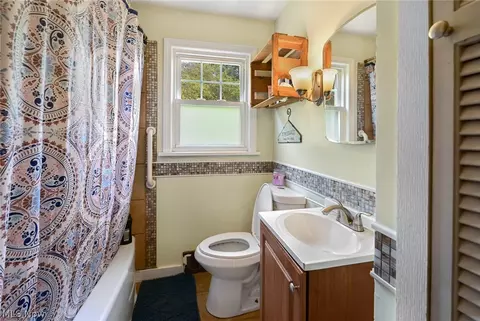 184 Perry Dr NW, Canton, OH 44708 photo 8