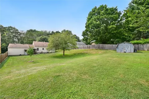 184 Perry Dr NW, Canton, OH 44708 photo 9