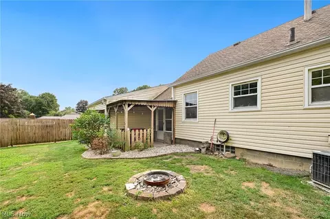 184 Perry Dr NW, Canton, OH 44708 photo 5