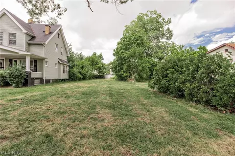 3332 E 121st St, Cleveland, OH 44120