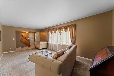 Living - 178 Shorehaven Dr, Boardman, OH 44512 photo 1 of 3