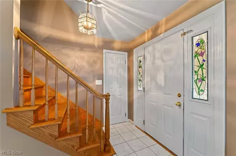 Entry Way - 178 Shorehaven Dr, Boardman, OH 44512 photo 1 of 1
