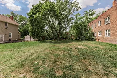 884 E 144th St, Cleveland, OH 44110