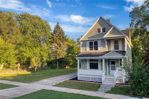 6209 Pear Ave, Cleveland, OH 44102