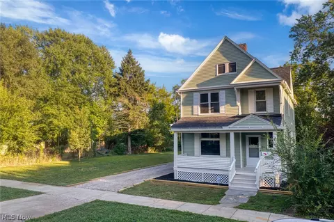 6209 Pear Ave, Cleveland, OH 44102